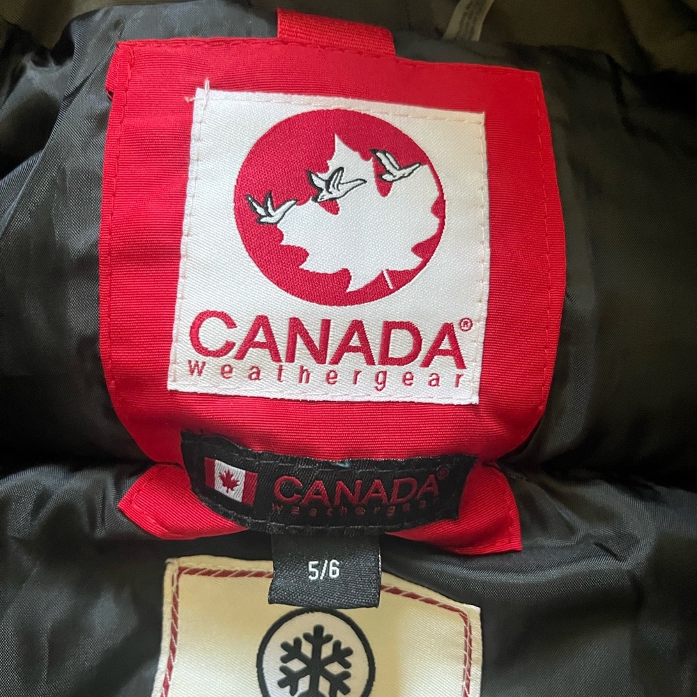 Canada Weathergear Boys Faux Fir Bomber jacket. Size 5/6